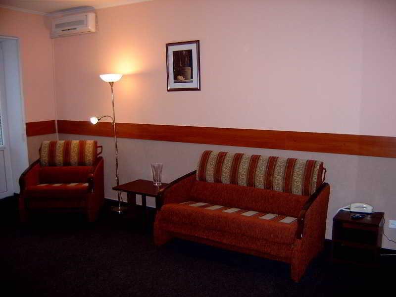 Ukrainian Hotel Service Apartments Kiew Exterior foto