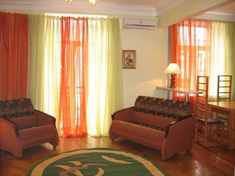 Ukrainian Hotel Service Apartments Kiew Exterior foto