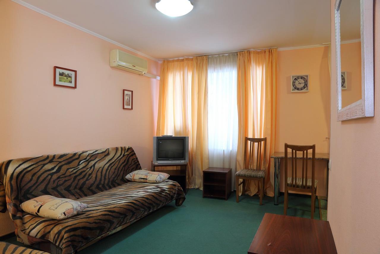 Ukrainian Hotel Service Apartments Kiew Exterior foto
