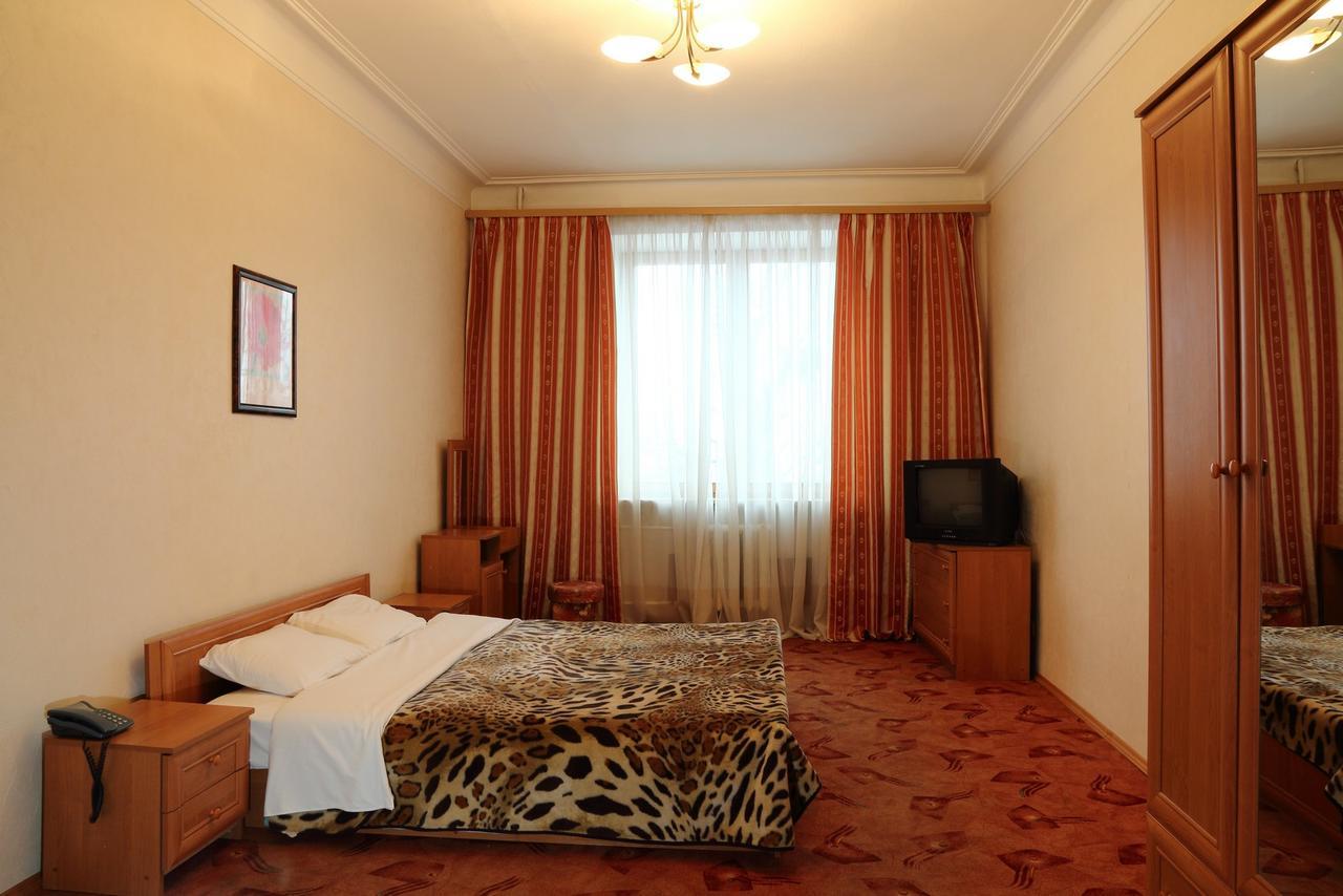 Ukrainian Hotel Service Apartments Kiew Exterior foto